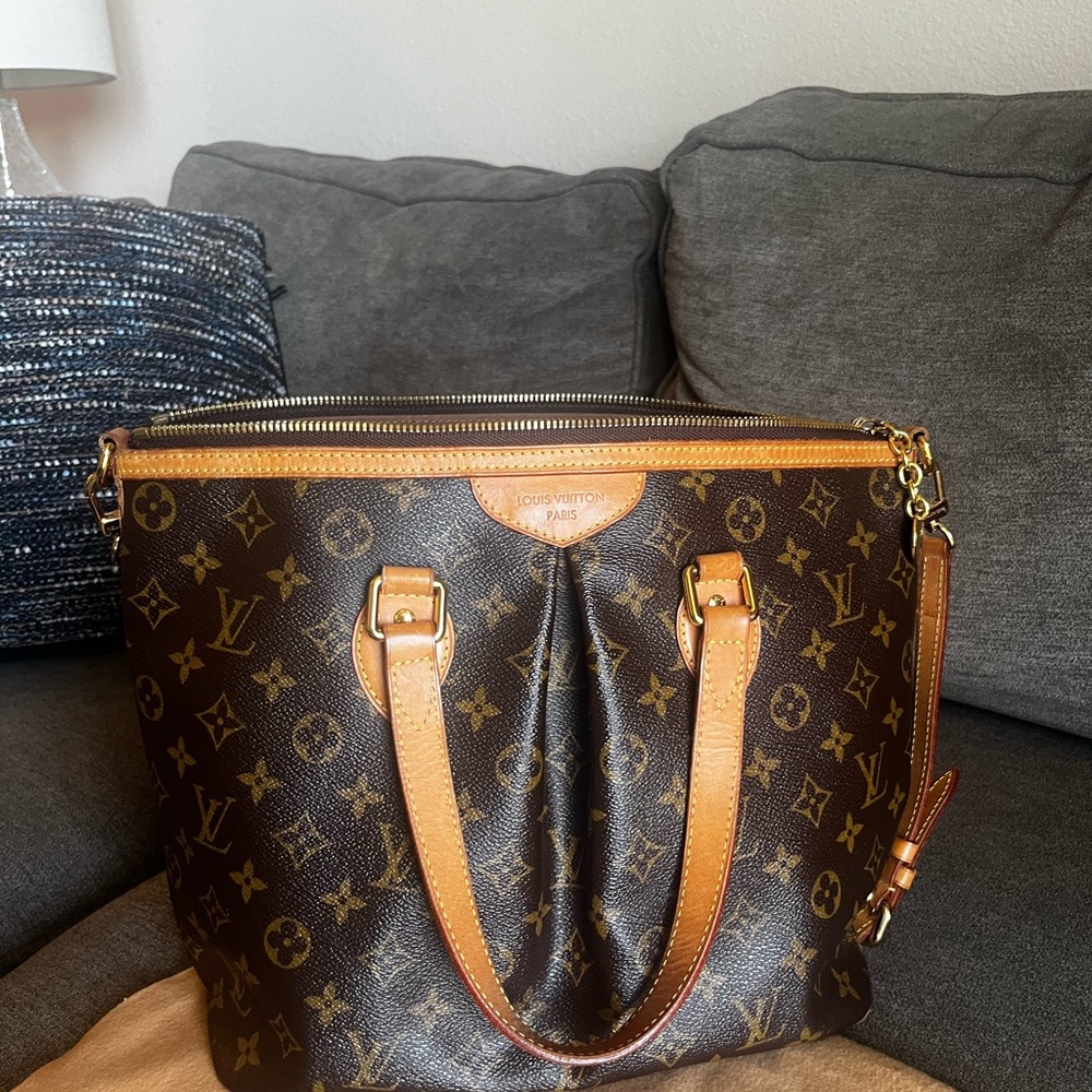 Louis Vuitton Brown Shoulder Bag with Monogram Canvas